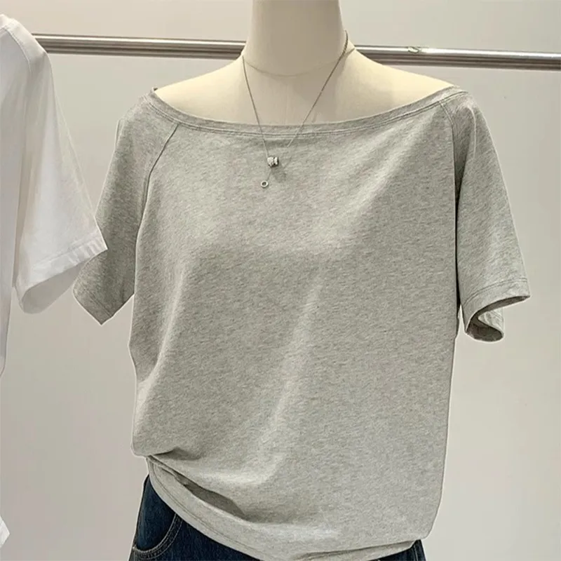 Hot Girl Style Off-line Collar Slant Shoulder Top Women's Summer  New Niche Leaky Collarbone Loose Short-sleeved White T-shirt display picture 4