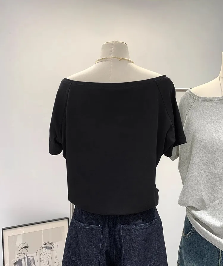 Hot Girl Style Off-line Collar Slant Shoulder Top Women's Summer  New Niche Leaky Collarbone Loose Short-sleeved White T-shirt display picture 9