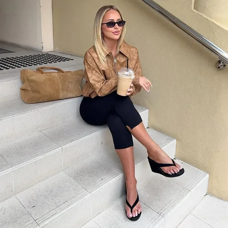 Q25JP120  Style Women's Summer New Solid Color Sleeveless Shoulder Plastic Slim Cropped Short Pants display picture 10
