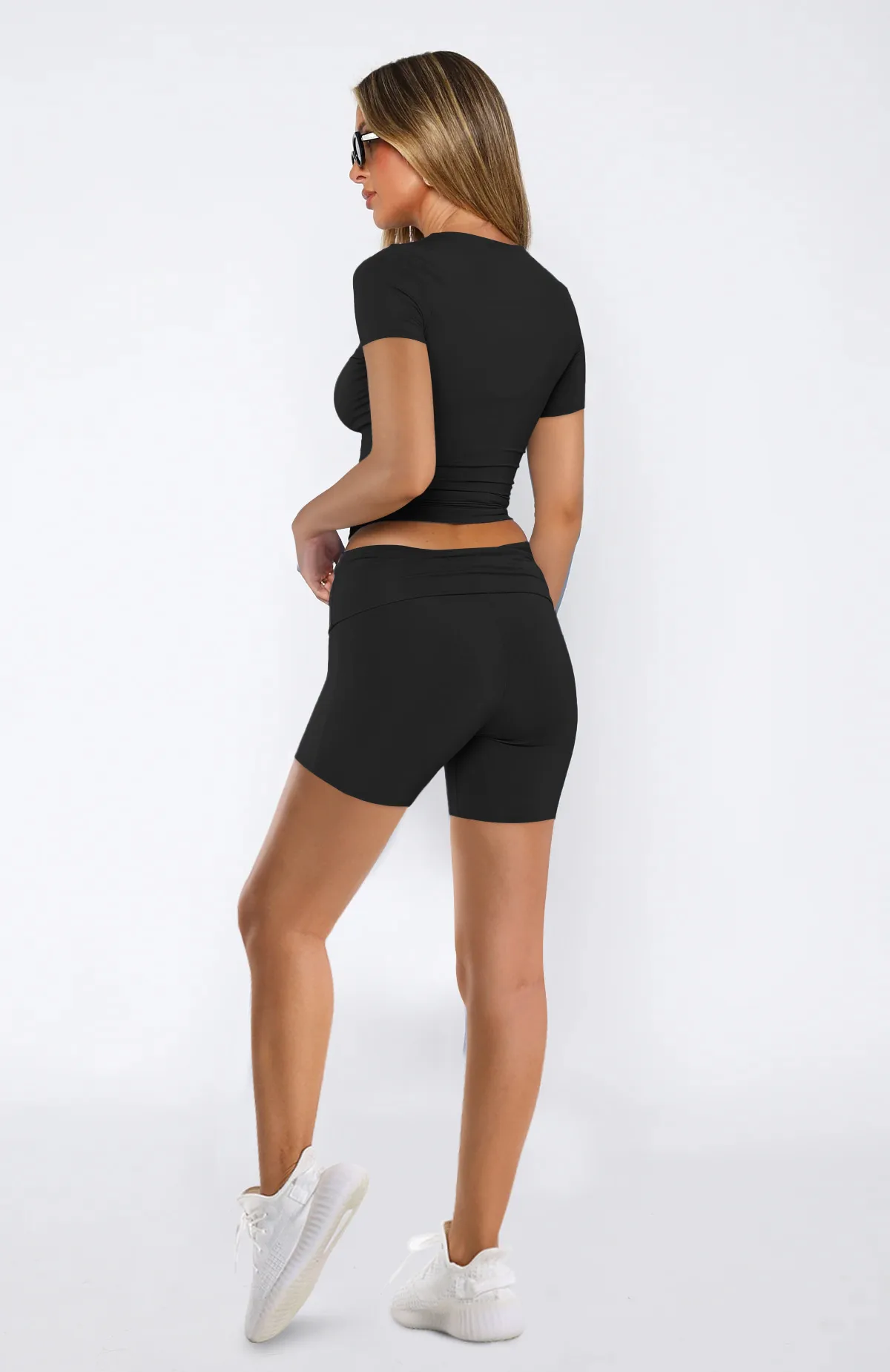 Xiaoyuan  Women's Clothing   Fashion Short-sleeved Crewneck Pullover Comfortable Slim-fit Slimming Shorts Suit display picture 9