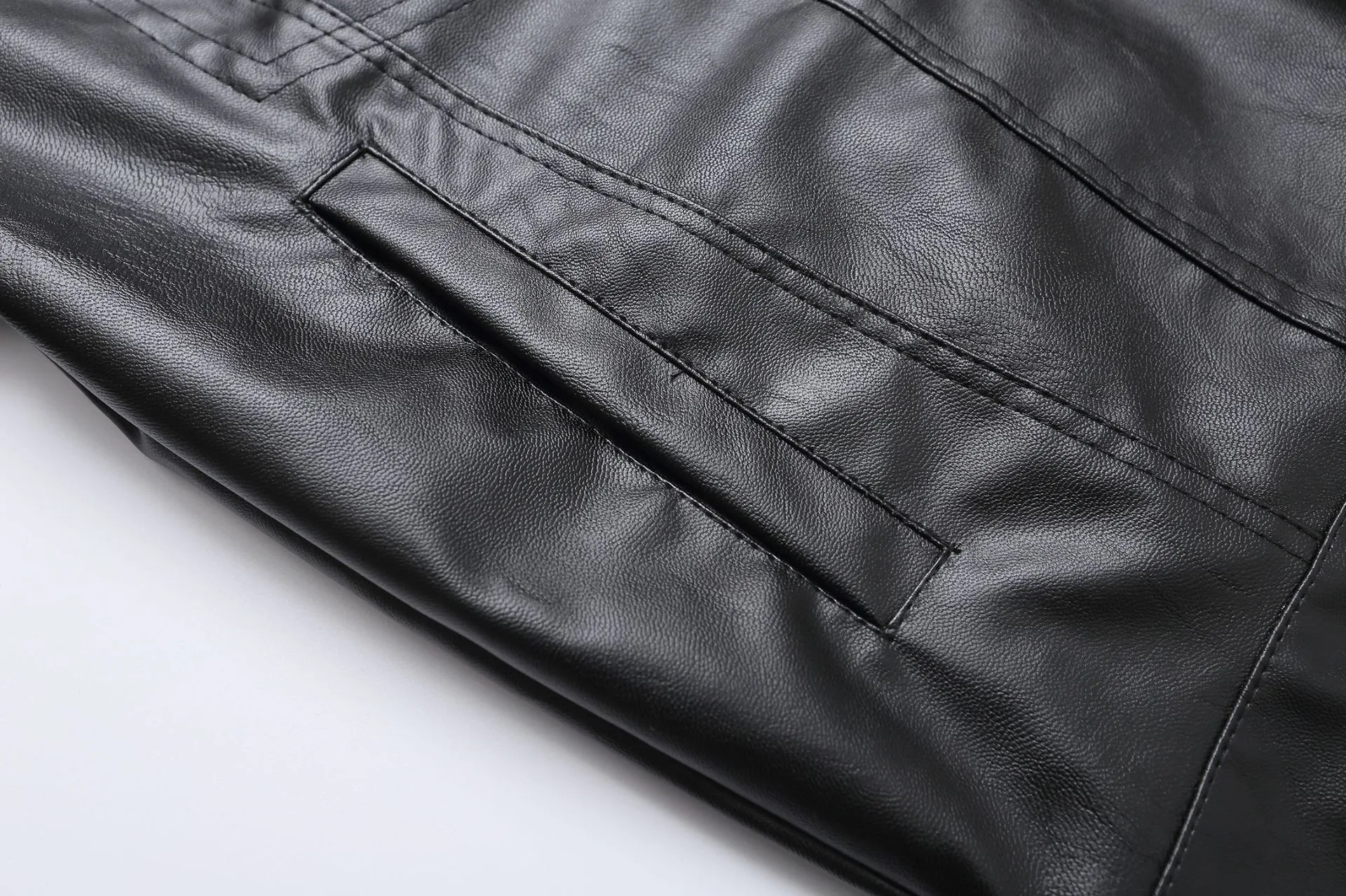 Jiayiku Fashion Brand  Spring American Retro Python Pattern Stitching Loose PU Leather Locomotive Jacket Coat Men display picture 14