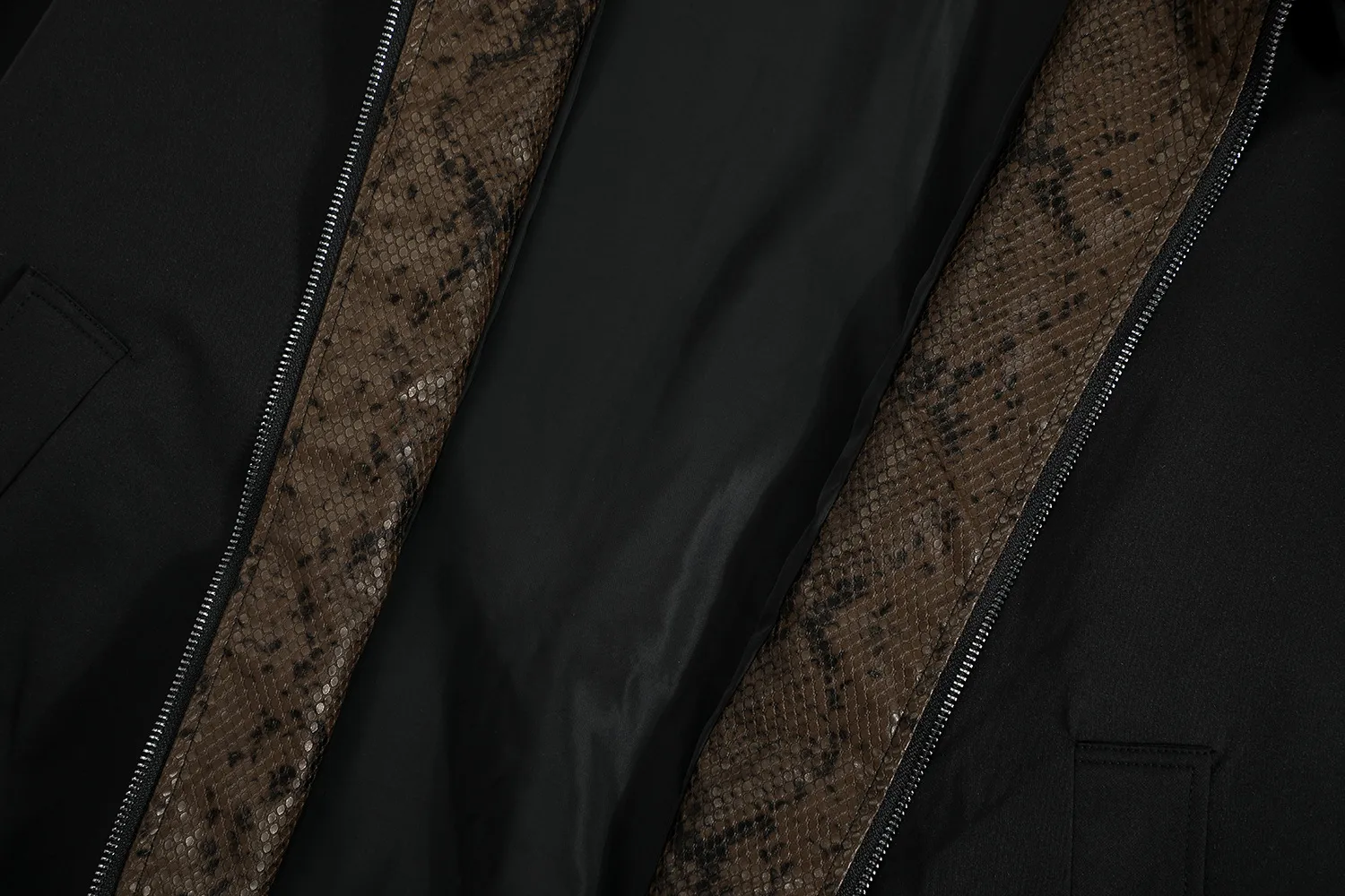 Jiayiku Men's  Spring New American Retro Fashion Brand Python Pattern Leather Stitching Detroit Jacket For Men display picture 23