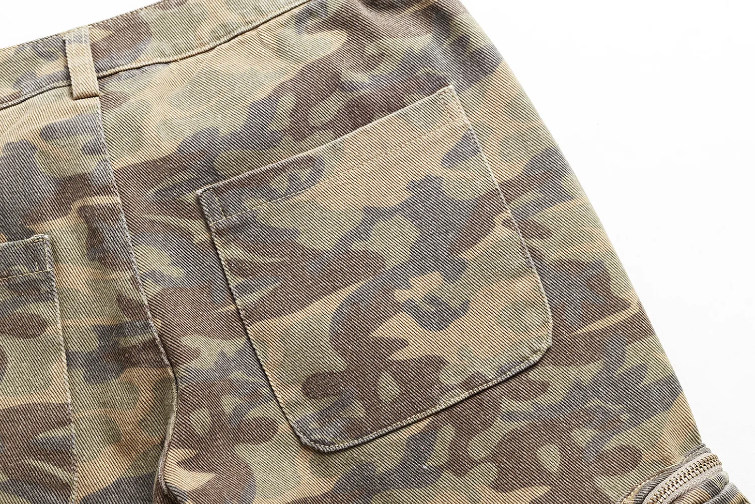 Spring  High Street Vibe Camouflage Fodgy Jeans Micro-washed Rough Edge Multi-pocket Casual Trousers display picture 15