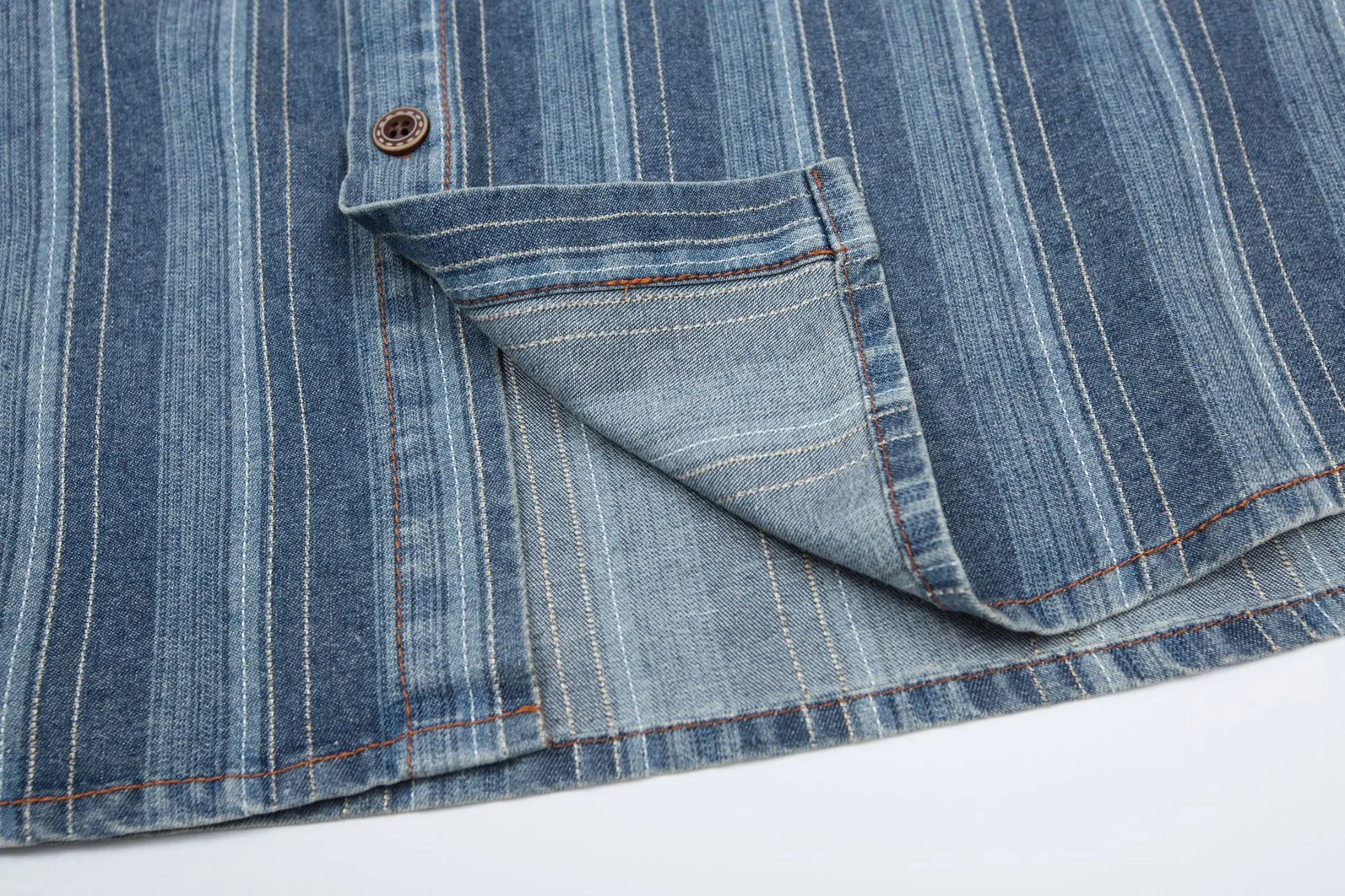 Jiayi Library Men's  New American Retro Gradual Color Washed Striped Denim Shirt Loose Short-sleeved Shirt display picture 7
