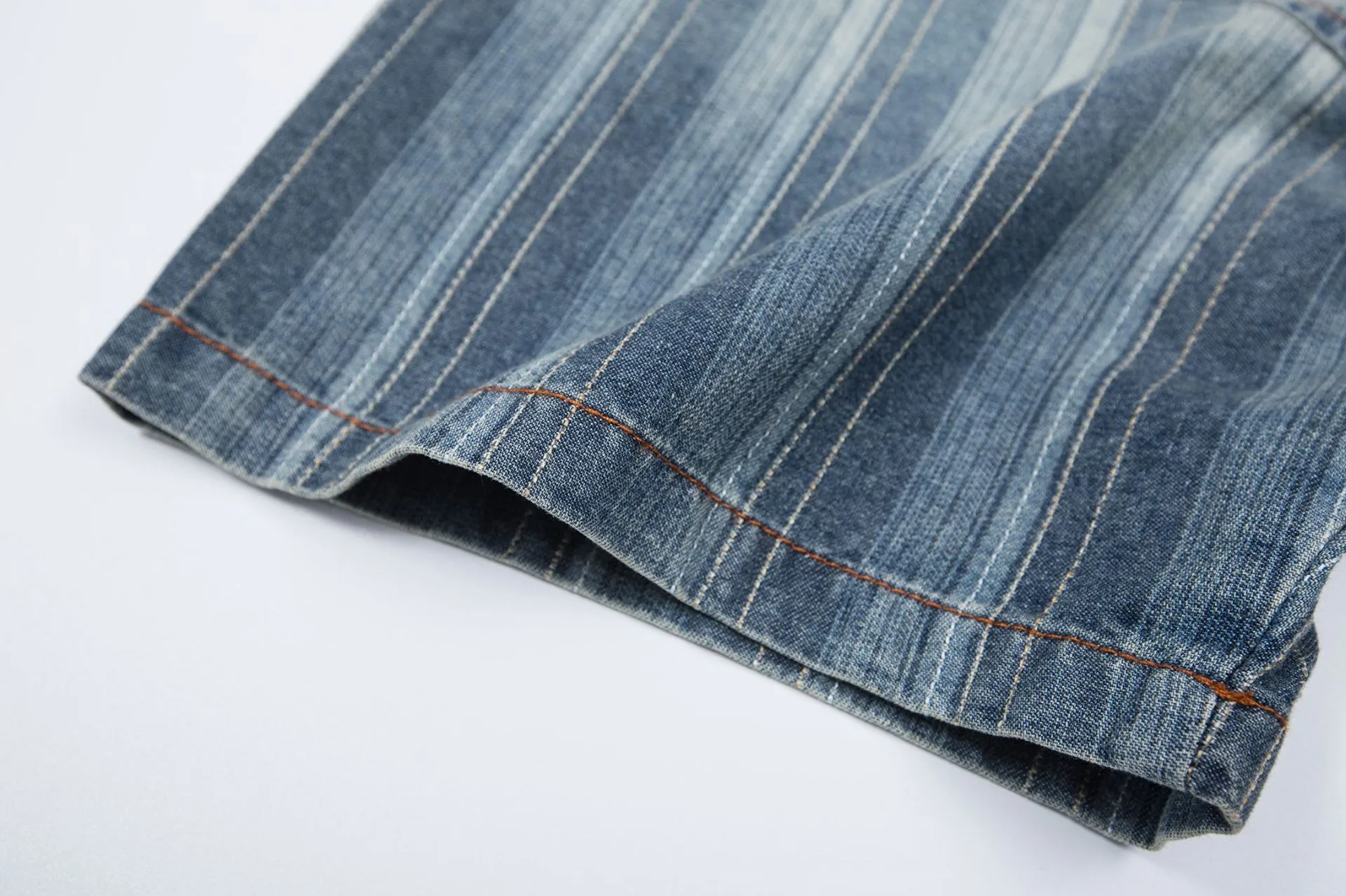 Jiayi Library Men's  New American Retro Gradual Color Washed Striped Denim Shirt Loose Short-sleeved Shirt display picture 10