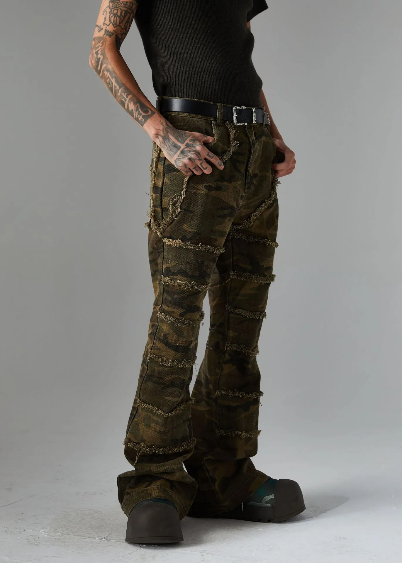 Jiayiku Chao Brand   High Street Vibe Camouflage Rough Wash Jeans display picture 4