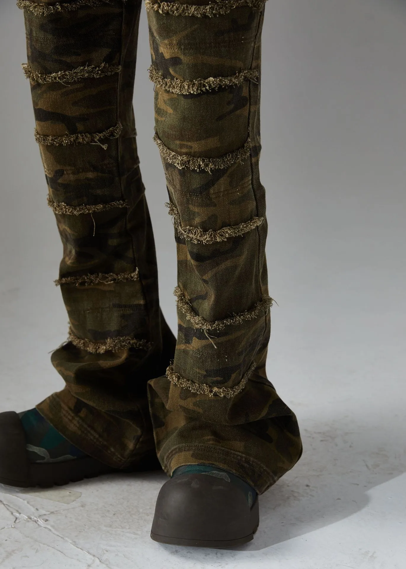 Jiayiku Chao Brand   High Street Vibe Camouflage Rough Wash Jeans display picture 9