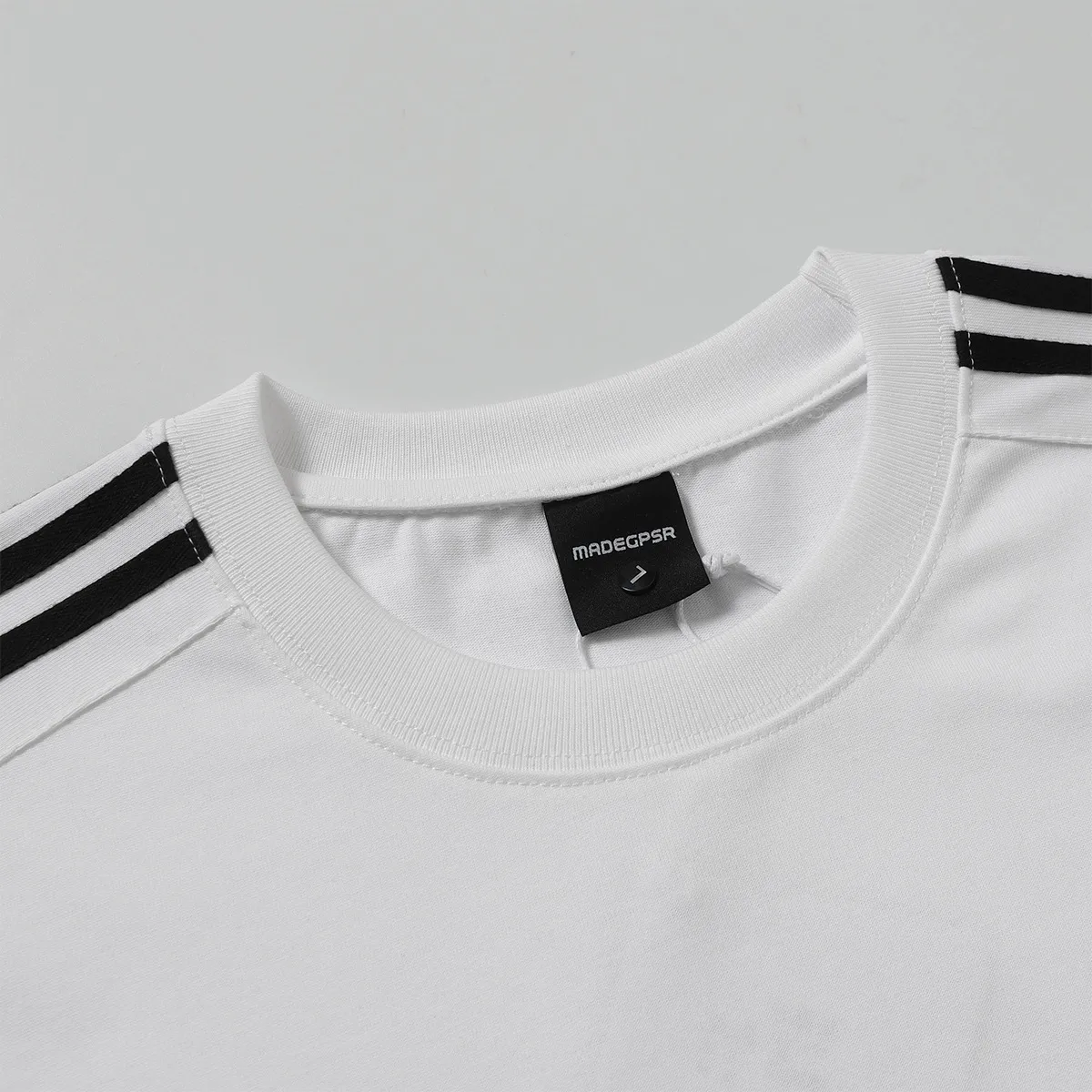 Jiayiku Men's  Summer New American Retro Sports Brand Heavy 280g Cotton T-shirt Short Sleeve Men display picture 9