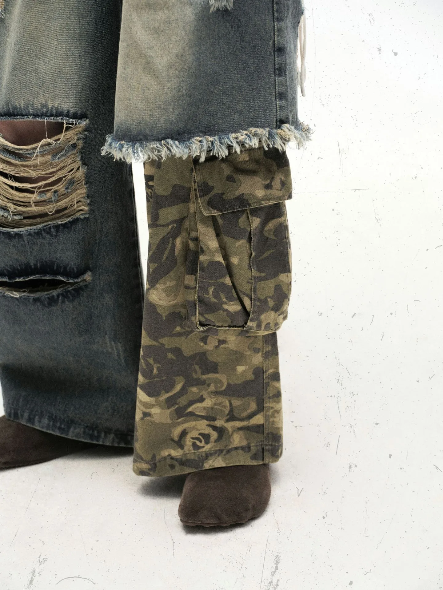 Jiayi Library Men's  Spring New American-style High Street Personalized Vibe Camouflage Color-matching Ripped Washed Jeans display picture 8