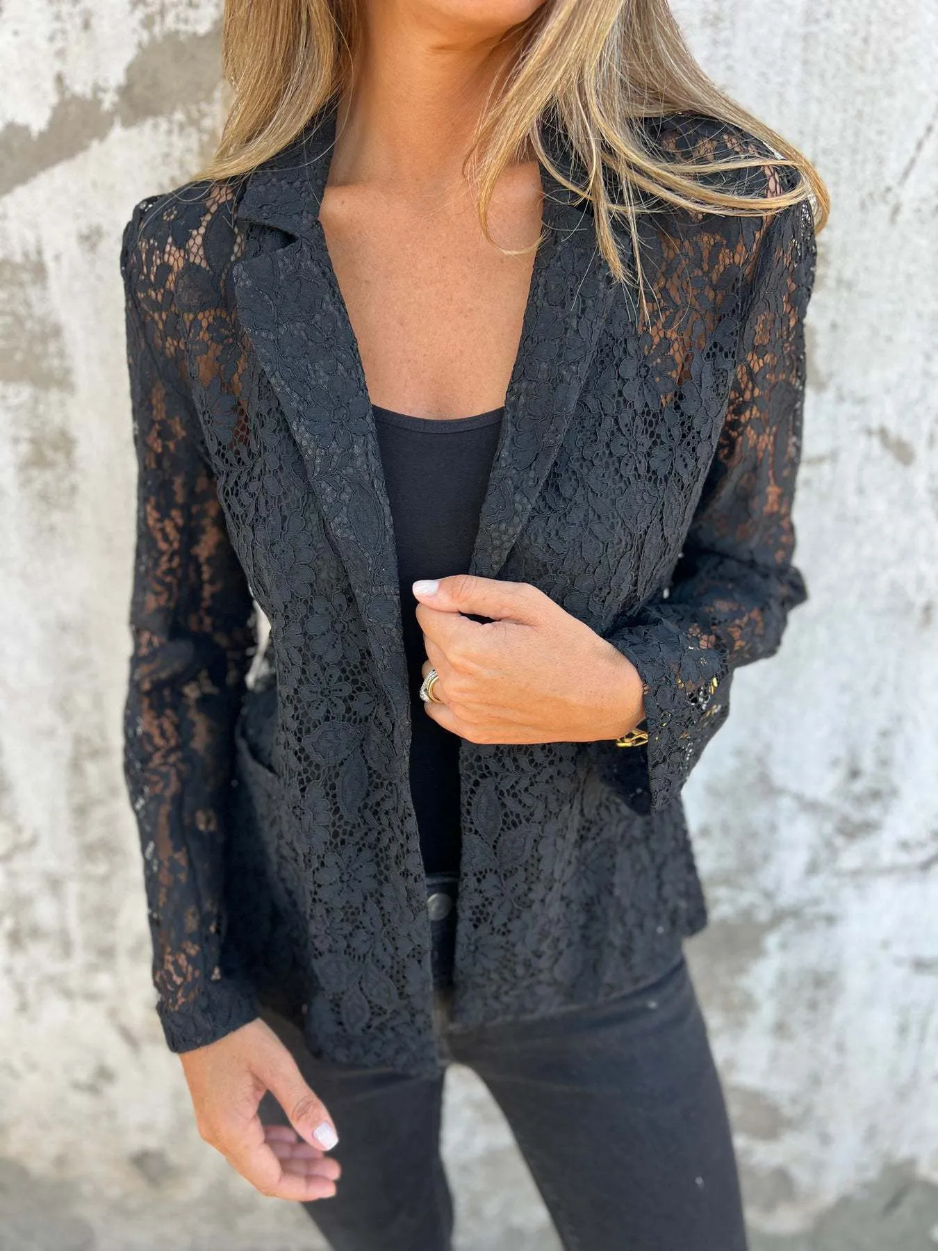 Fashion Casual Solid Color Lace Shirt Women's Suit European Style Spring And Summer New Elegant Commuter Style Design display picture 2