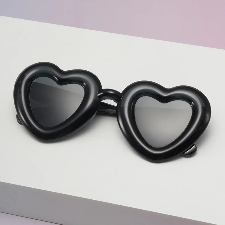 Children's Love Sunglasses Candy Color Peach Heart Children's Sunglasses Peng Balls Baby Glasses SUNGLASSES display picture 3