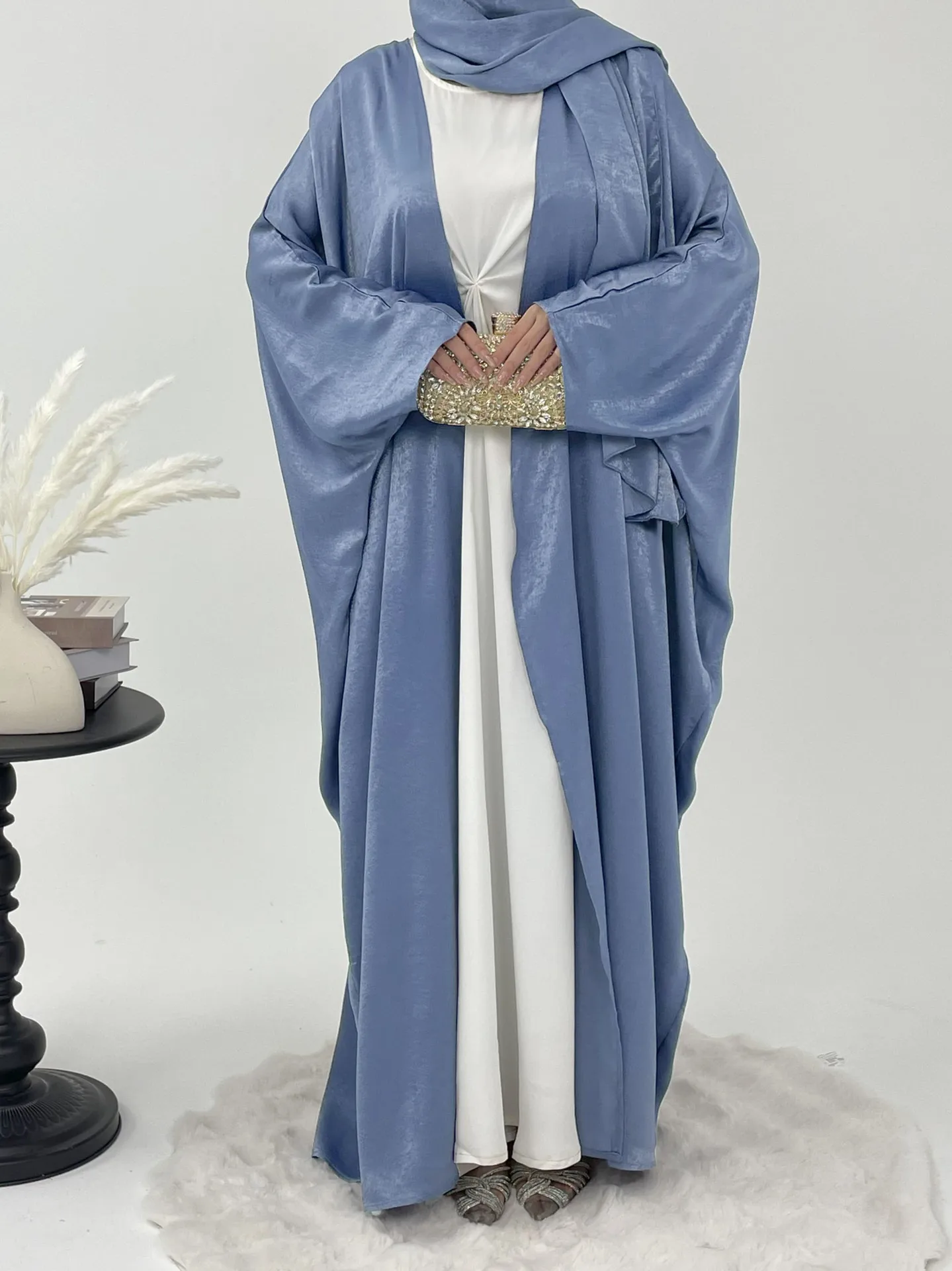 Foreign Trade High Sense Muslim Suede Fashion Cardigan Women display picture 3