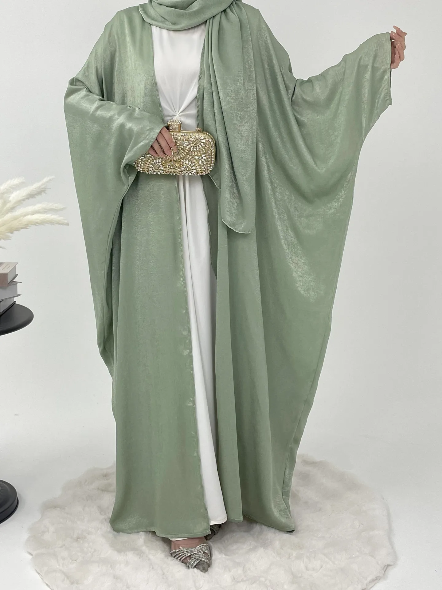 Foreign Trade High Sense Muslim Suede Fashion Cardigan Women display picture 4