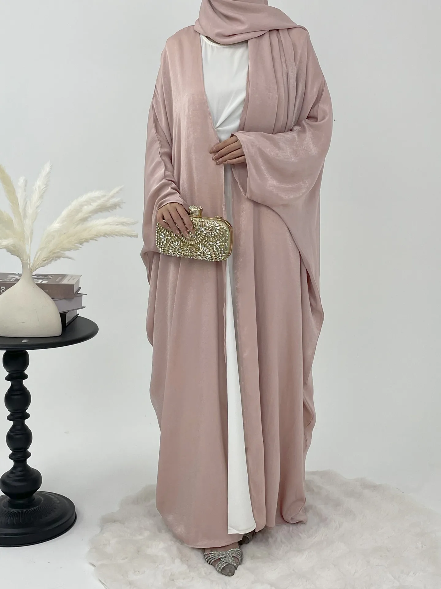 Foreign Trade High Sense Muslim Suede Fashion Cardigan Women display picture 6