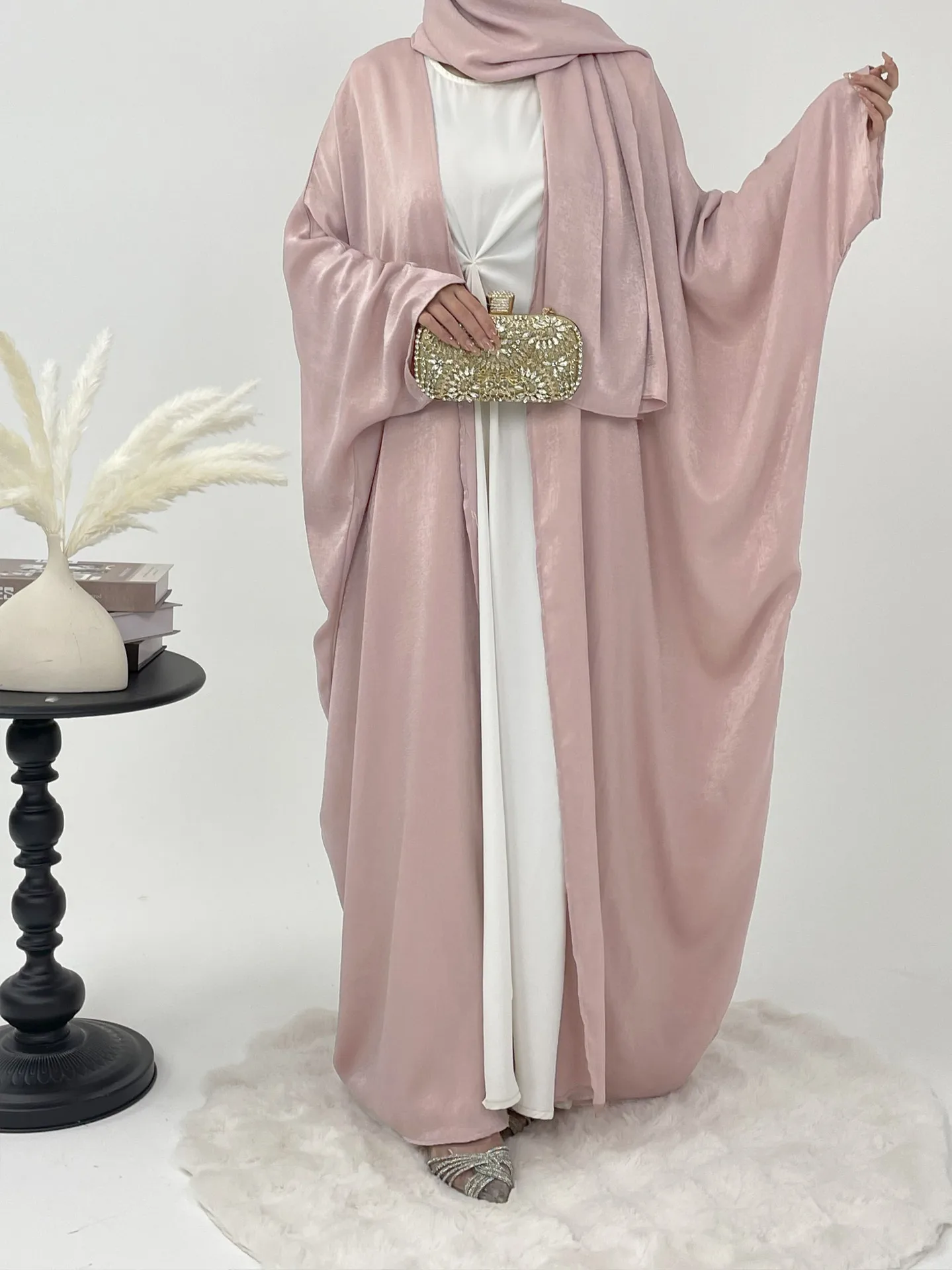 Foreign Trade High Sense Muslim Suede Fashion Cardigan Women display picture 7