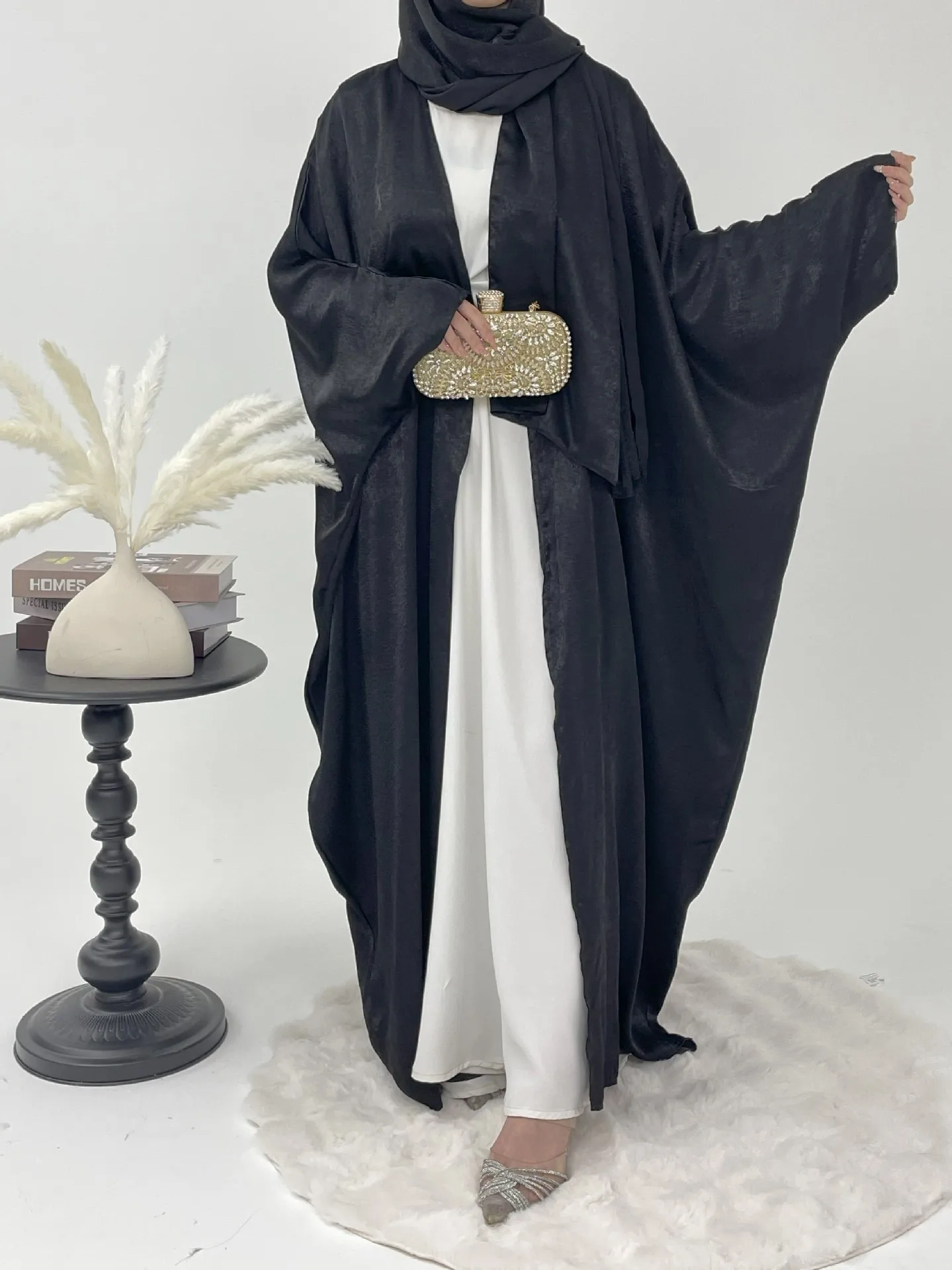 Foreign Trade High Sense Muslim Suede Fashion Cardigan Women display picture 8