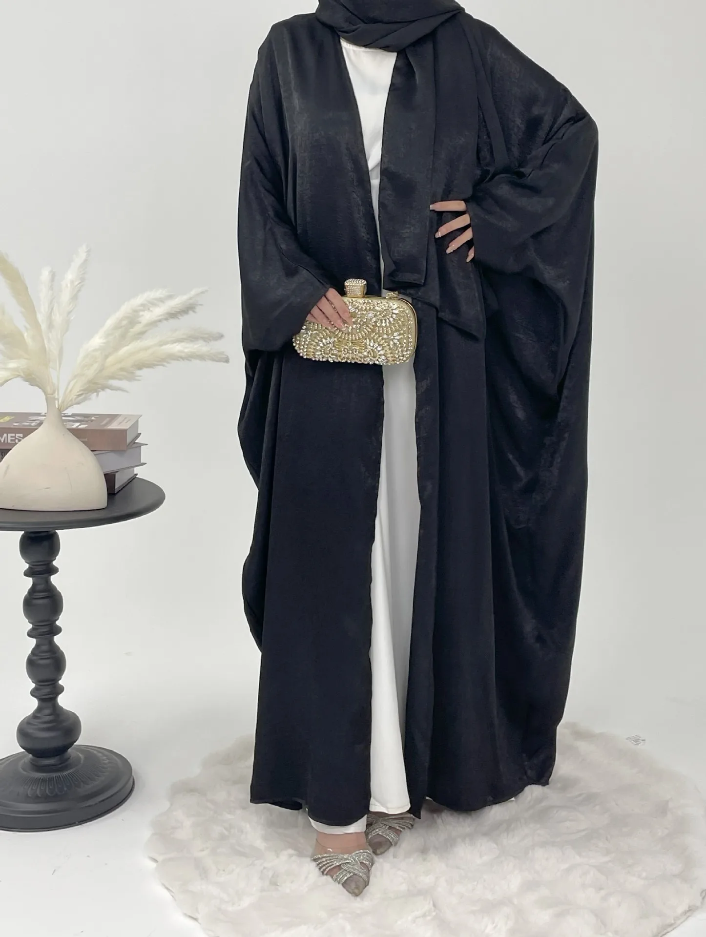 Foreign Trade High Sense Muslim Suede Fashion Cardigan Women display picture 9