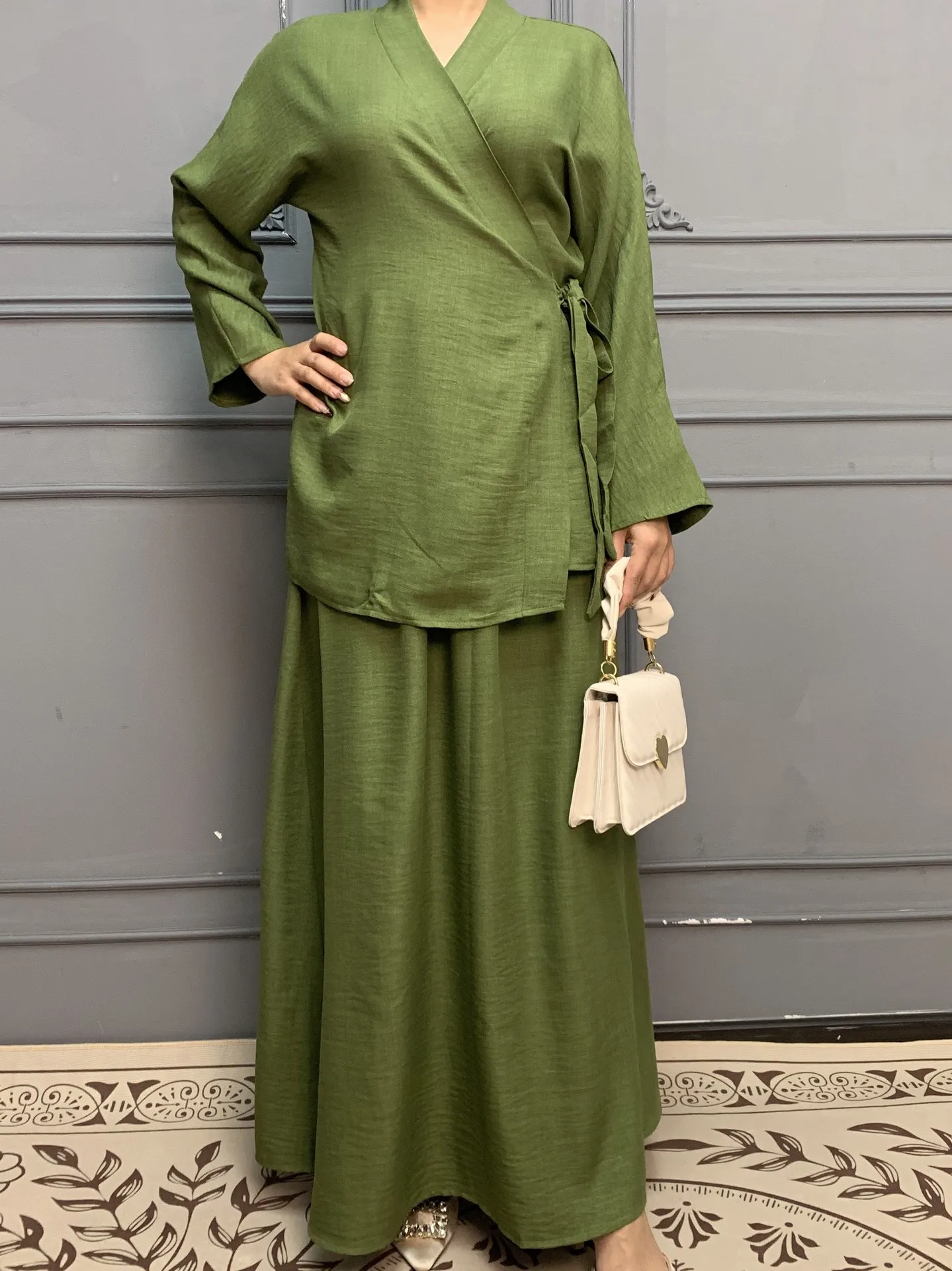 Middle East  Solid Color Lace-Up Top Skirt Suit Dubai Loose Casual Suit Women's Dress display picture 4