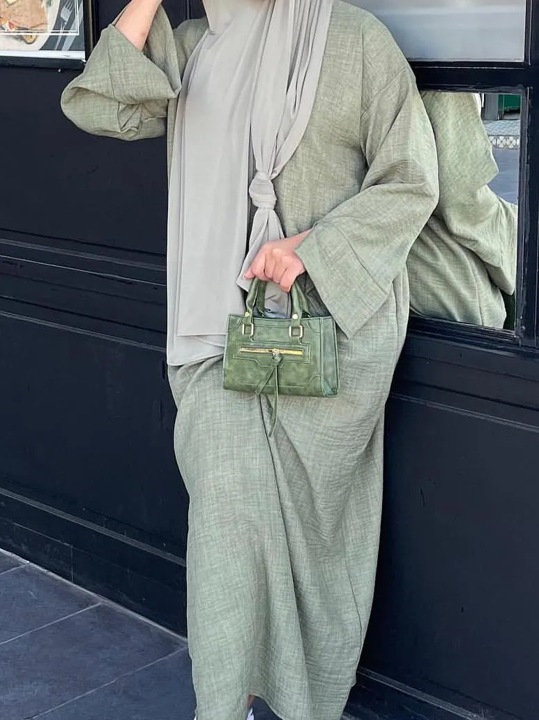 Round Neck Casual Malay Dress With Cuff Slit Long Dress Solid Color Casual Loose Plus Size Elegant Robe display picture 5