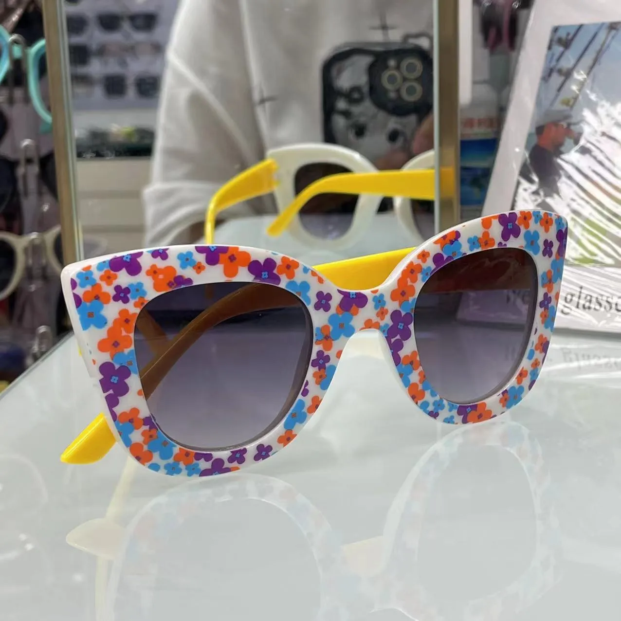 New Cute Fresh Flower Sunglasses Children's Fashion Sunglasses UV Protection Baby Multi-color Lens Glasses display picture 5