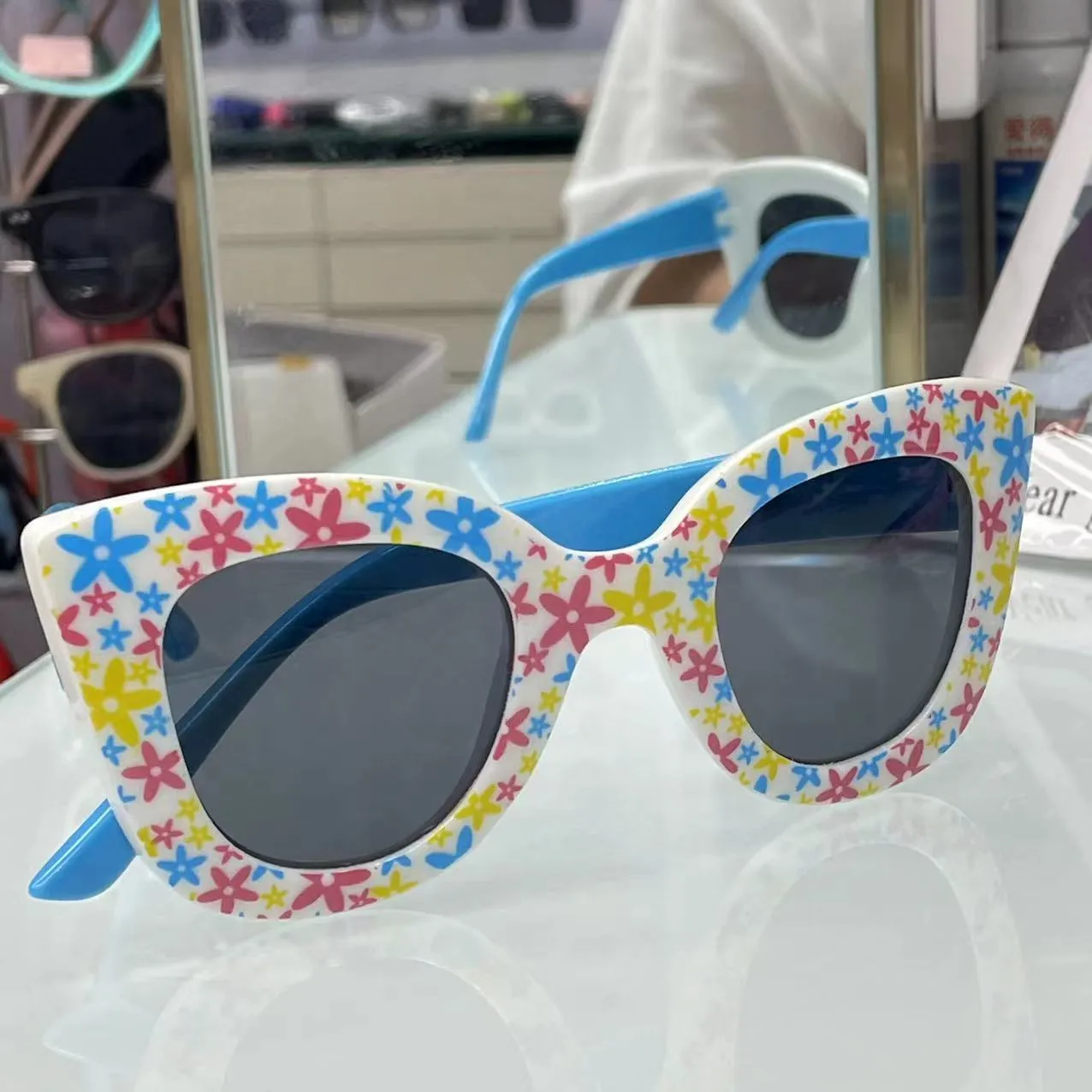 New Cute Fresh Flower Sunglasses Children's Fashion Sunglasses UV Protection Baby Multi-color Lens Glasses display picture 3