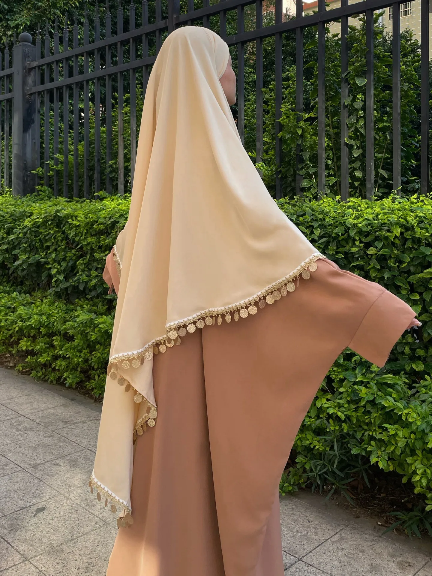 Solid Color Middle East Dubai Turkey Solid Color Single Layer Double Layer Three Layer Sequined Tassel Headscarf display picture 4