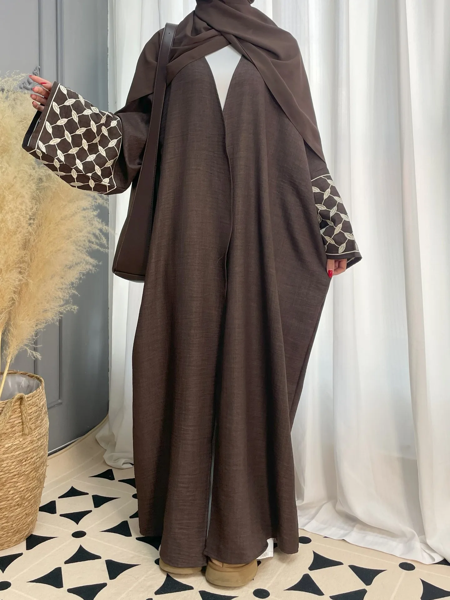 Foreign Trade Women's Clothing Muslim Clothing Abay Hand Embroidered Leaves Plaid Dress Dress Robe display picture 7