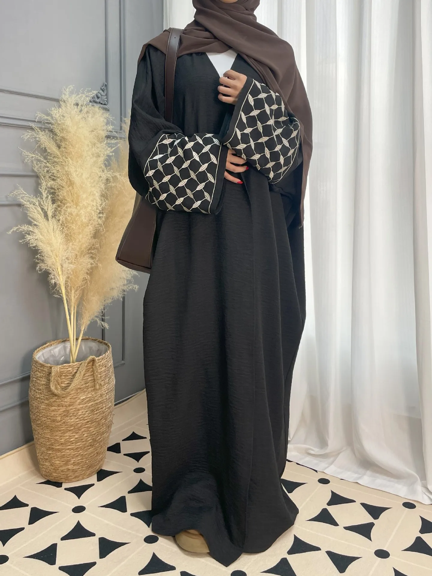 Foreign Trade Women's Clothing Muslim Clothing Abay Hand Embroidered Leaves Plaid Dress Dress Robe display picture 8