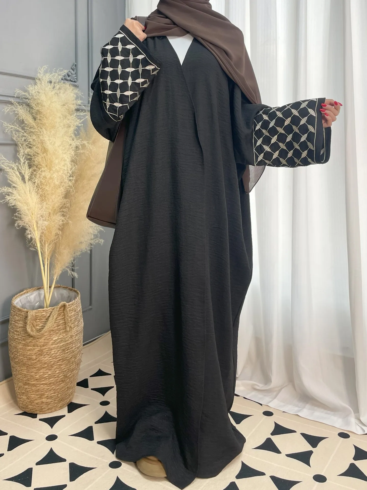 Foreign Trade Women's Clothing Muslim Clothing Abay Hand Embroidered Leaves Plaid Dress Dress Robe display picture 9