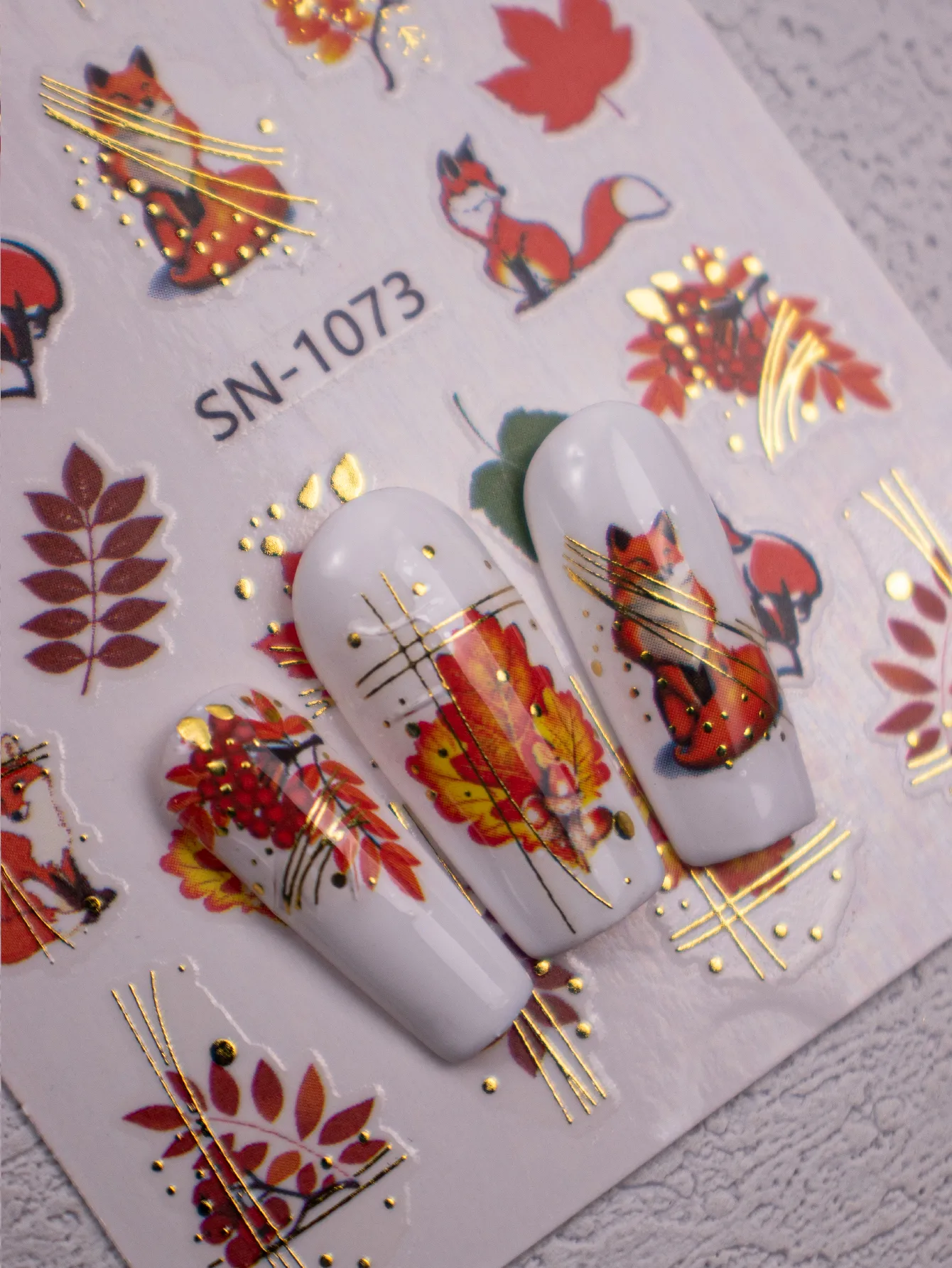 Cartoon Style Retro Maple Leaf Plant Fox Nail Stickers Nail Sticker display picture 1
