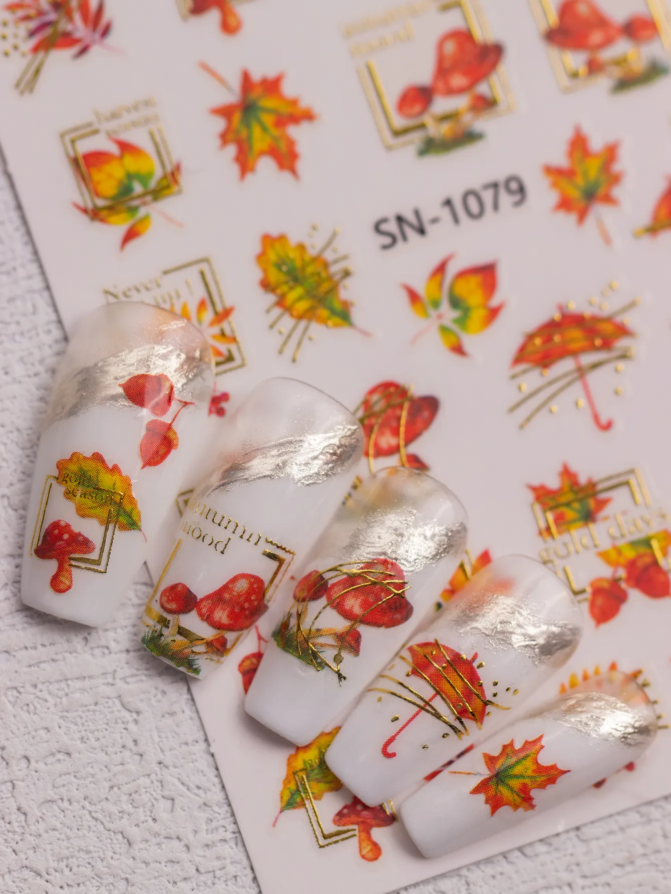 Cartoon Style Retro Maple Leaf Plant Fox Nail Stickers Nail Sticker display picture 8
