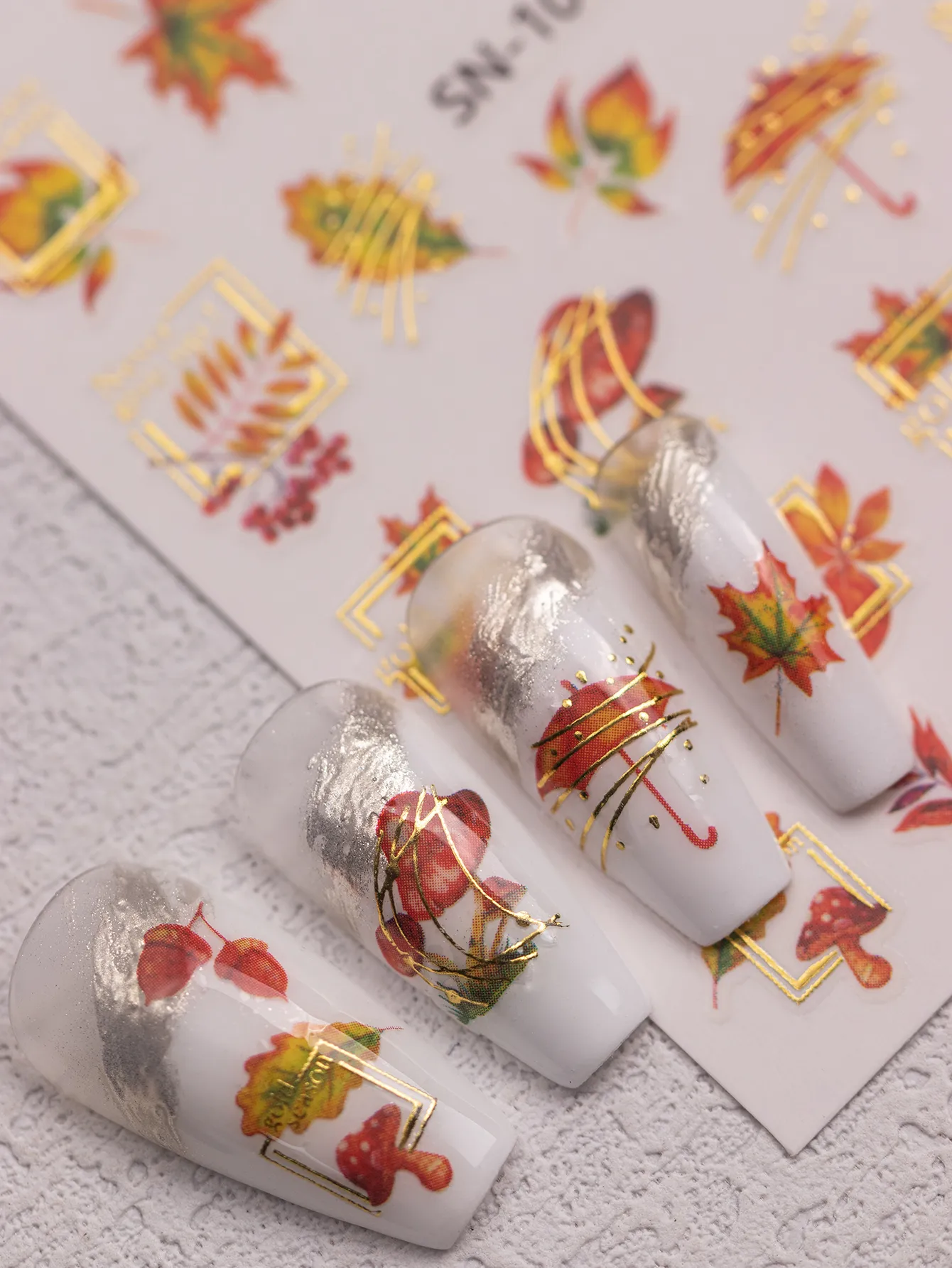 Cartoon Style Retro Maple Leaf Plant Fox Nail Stickers Nail Sticker display picture 9