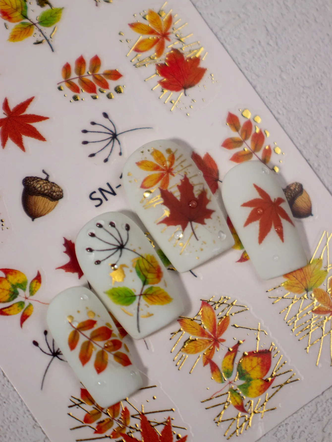 Cartoon Style Retro Maple Leaf Plant Fox Nail Stickers Nail Sticker display picture 11