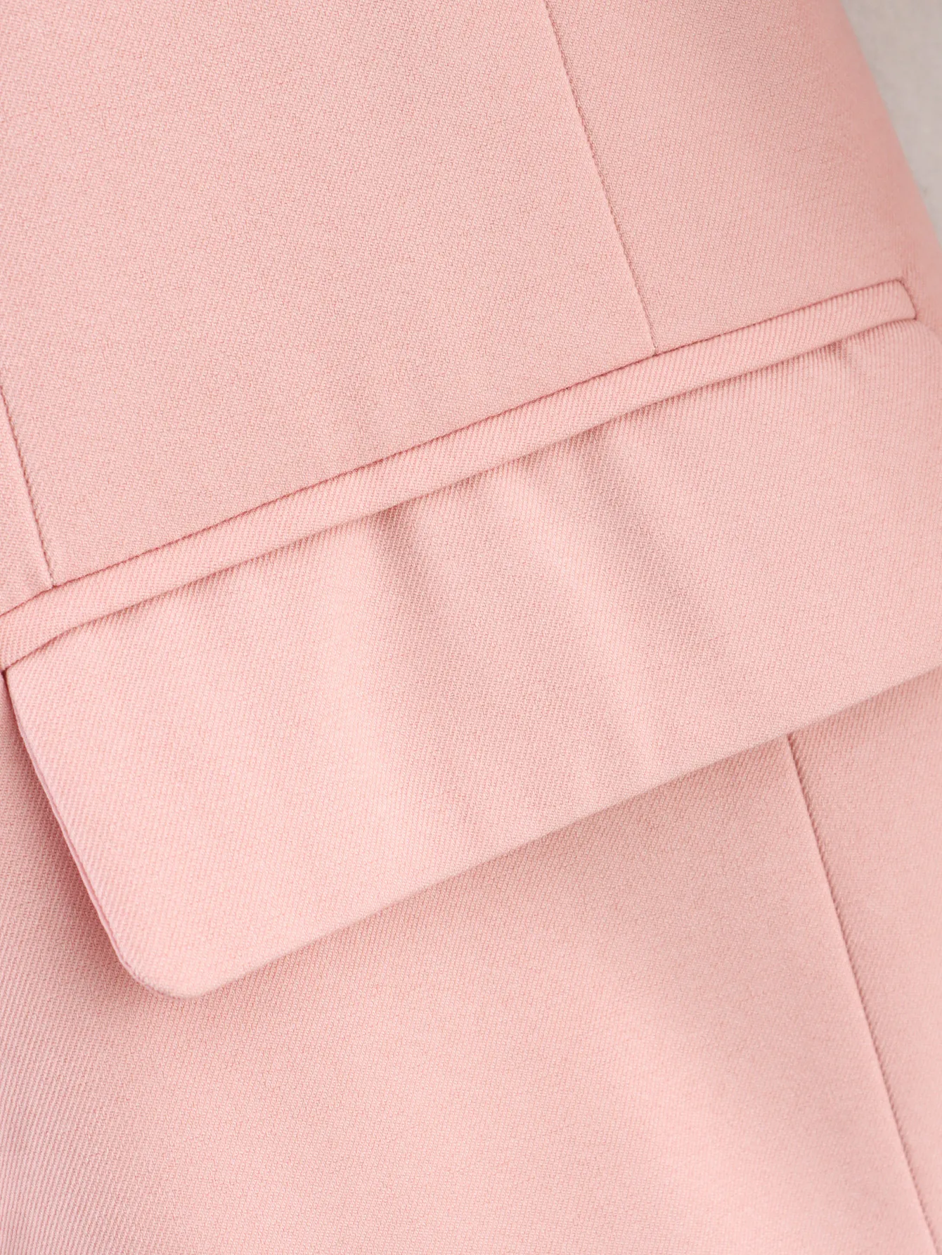 Fashionable Casual Loose Pink Suit Jacket Women's Short Outerwear Elegant V-neck Polyester Long Sleeve Dark Button Pure Color display picture 11