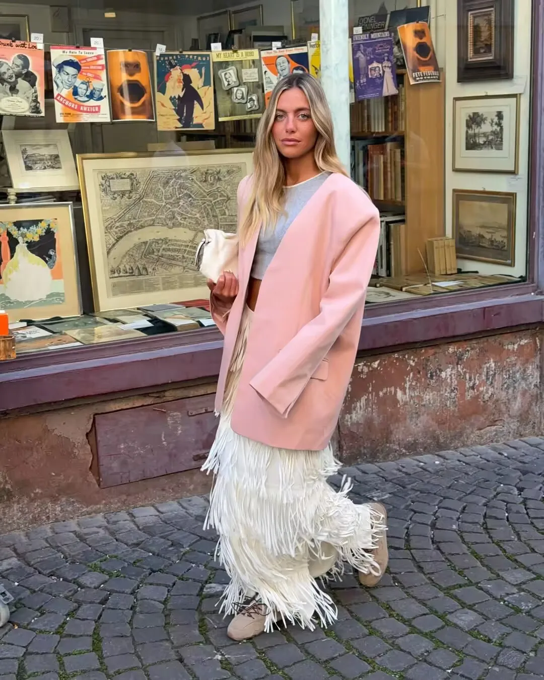 Fashionable Casual Loose Pink Suit Jacket Women's Short Outerwear Elegant V-neck Polyester Long Sleeve Dark Button Pure Color display picture 4