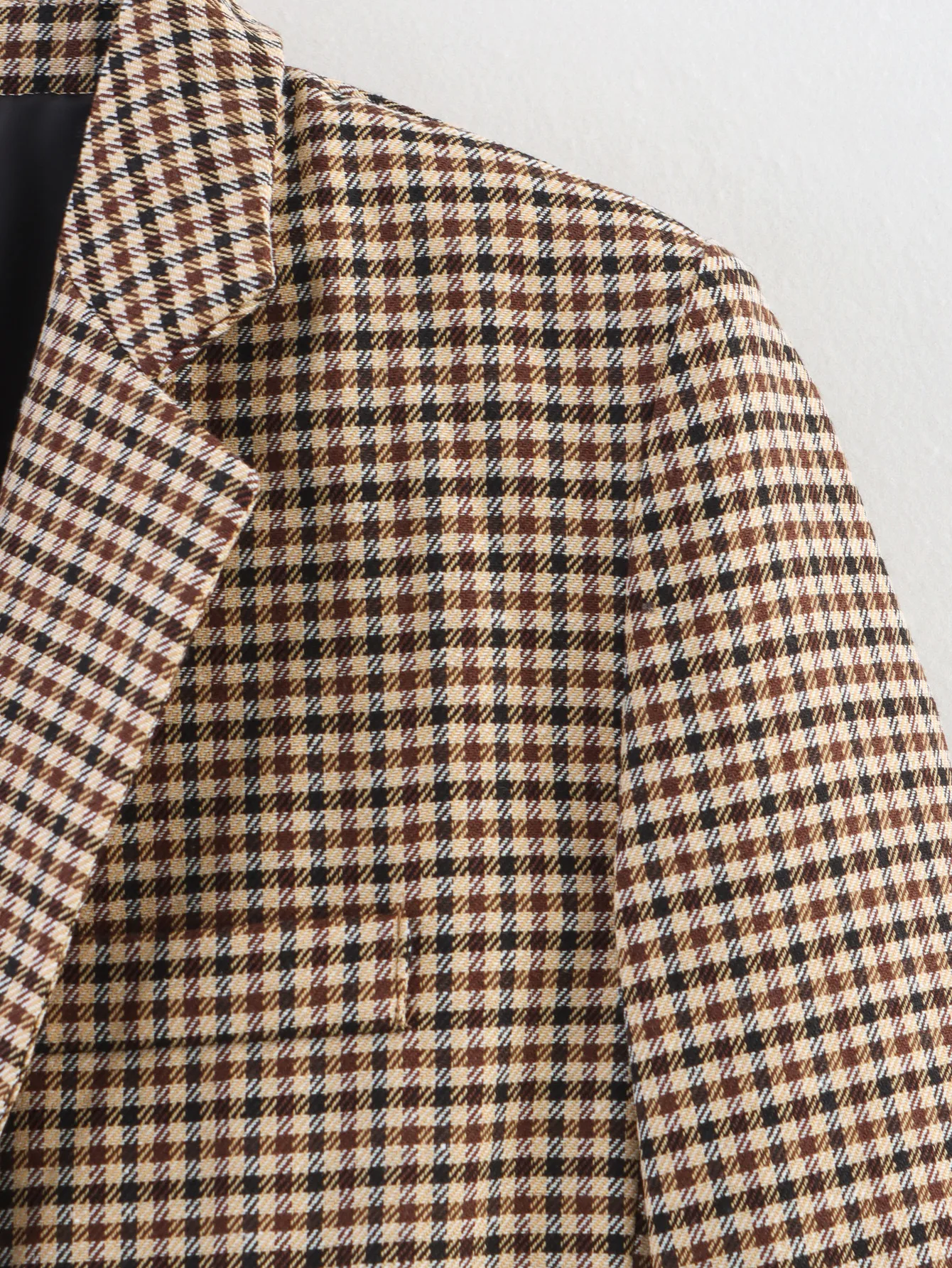 Fashionable Two-Tone Plaid Suit Jacket Elegant  Women's Clothing Pure Color Polyester Long Sleeve Short Style display picture 7