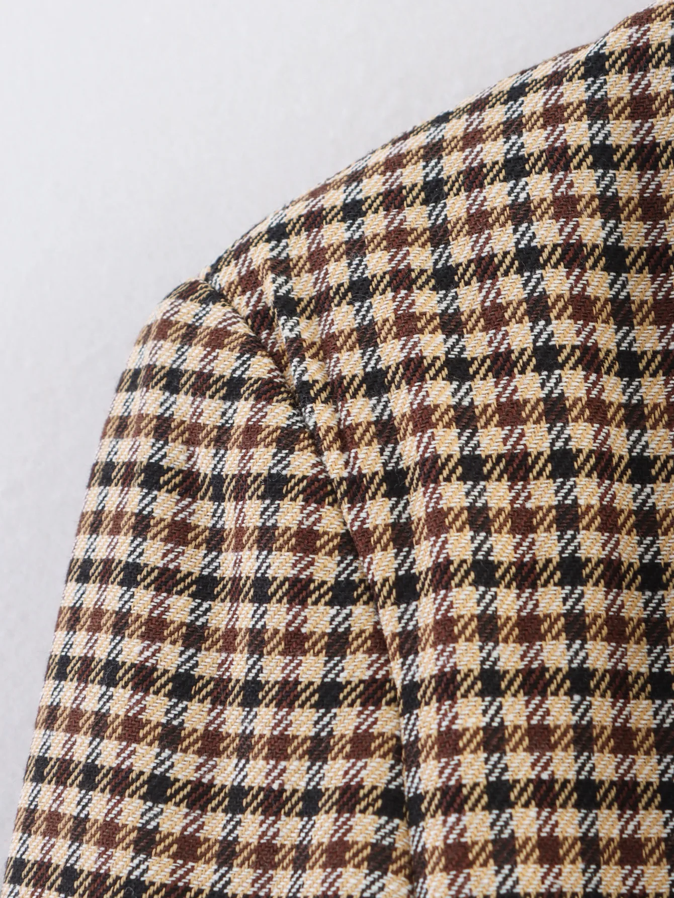 Fashionable Two-Tone Plaid Suit Jacket Elegant  Women's Clothing Pure Color Polyester Long Sleeve Short Style display picture 8