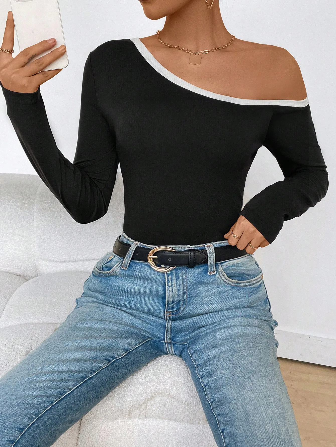 Women's T-shirt Long Sleeve T-Shirts Romantic Simple Style Solid Color display picture 1