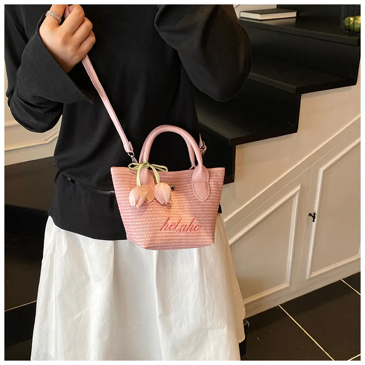 New  Summer Pu Zipper Straw Shoulder Bag Good Quality With Silk Scarf Summer Essential Bag display picture 2