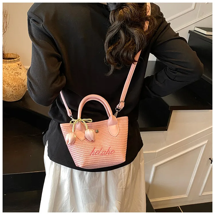 New  Summer Pu Zipper Straw Shoulder Bag Good Quality With Silk Scarf Summer Essential Bag display picture 3