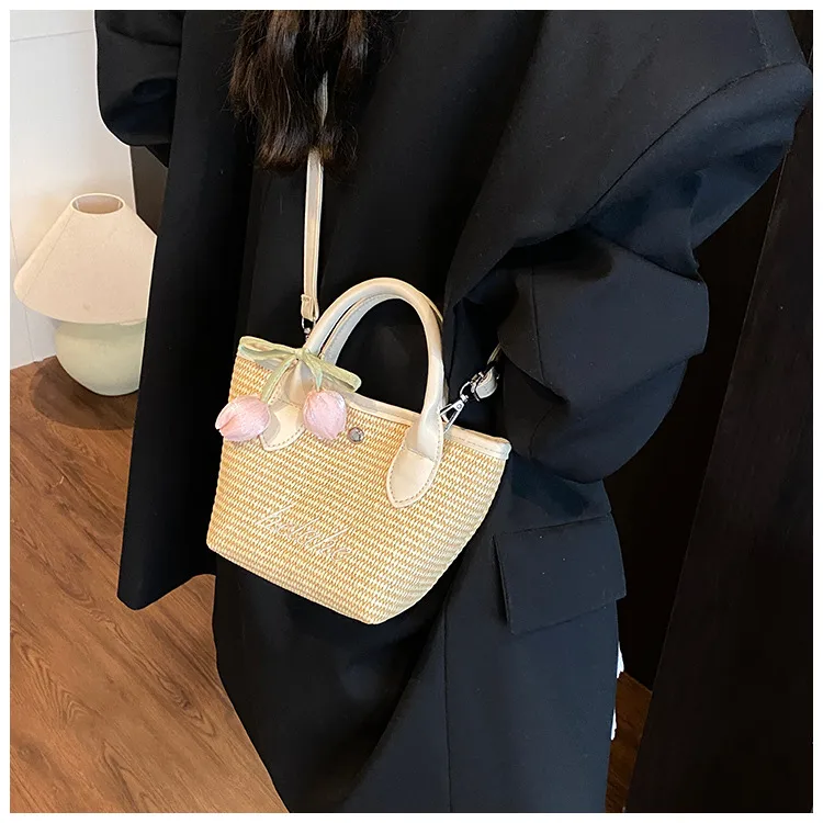 New  Summer Pu Zipper Straw Shoulder Bag Good Quality With Silk Scarf Summer Essential Bag display picture 5