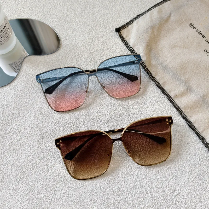 Exaggerated Street Solid Color UV400 Protection Resin Square Quadrilateral Full Frame Glasses display picture 3