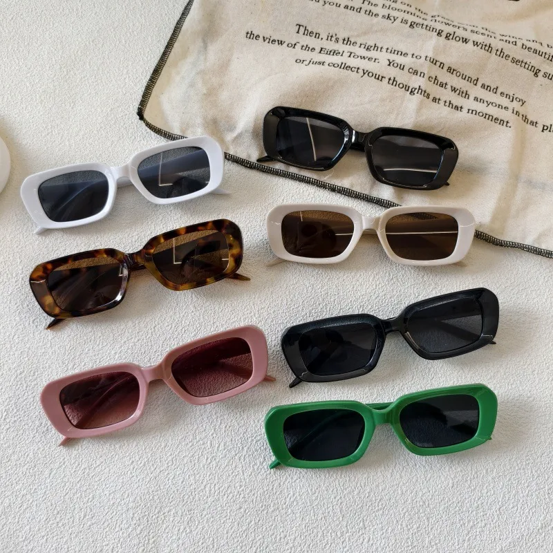 Exaggerated Street Solid Color UV400 Protection Resin Square Quadrilateral Full Frame Glasses display picture 1