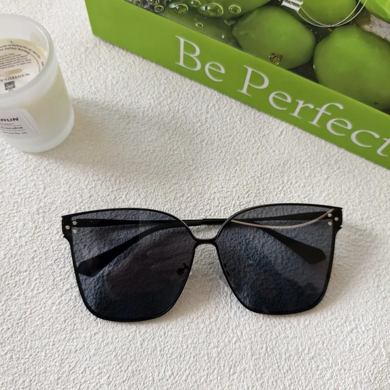 Exaggerated Street Solid Color UV400 Protection Resin Square Quadrilateral Full Frame Glasses display picture 9