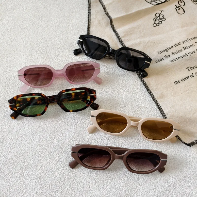 Exaggerated Street Round UV400 Protection Resin Square Quadrilateral Full Frame Glasses display picture 3
