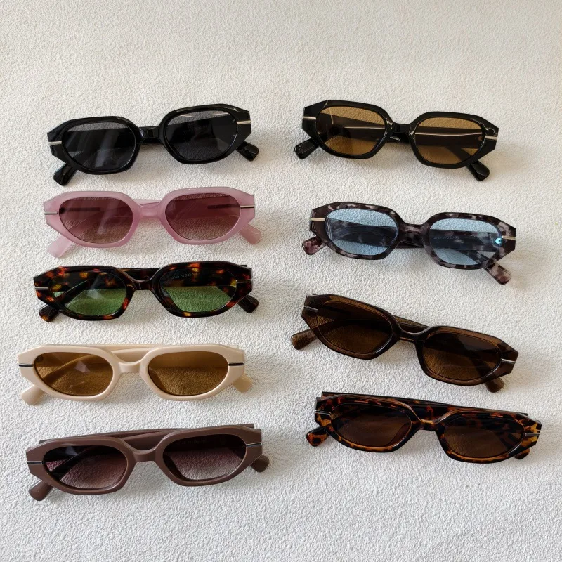 Exaggerated Street Round UV400 Protection Resin Square Quadrilateral Full Frame Glasses display picture 1