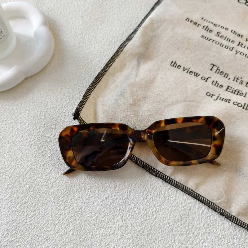 Exaggerated Street Solid Color UV400 Protection Resin Square Quadrilateral Full Frame Glasses display picture 9