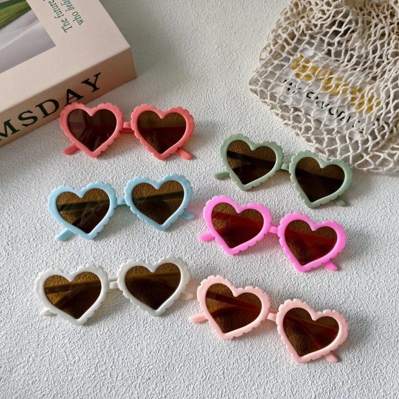 Sweet Simple Style Heart Shape UV400 Protection Resin Special-Shaped Mirror Full Frame Glasses display picture 1