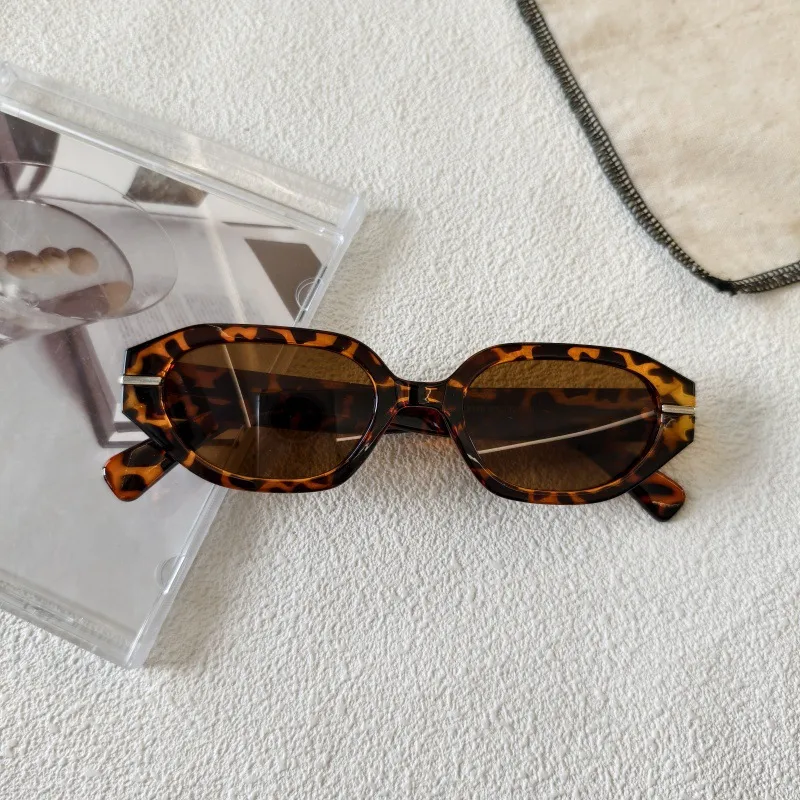 Exaggerated Street Round UV400 Protection Resin Square Quadrilateral Full Frame Glasses display picture 7
