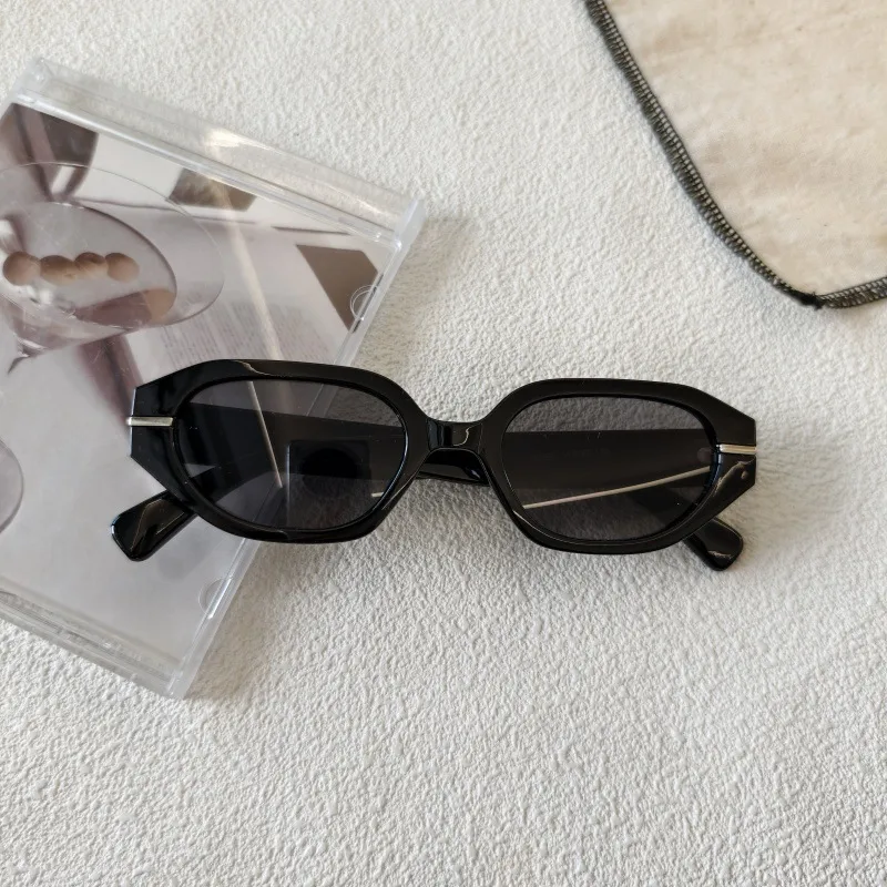 Exaggerated Street Round UV400 Protection Resin Square Quadrilateral Full Frame Glasses display picture 9